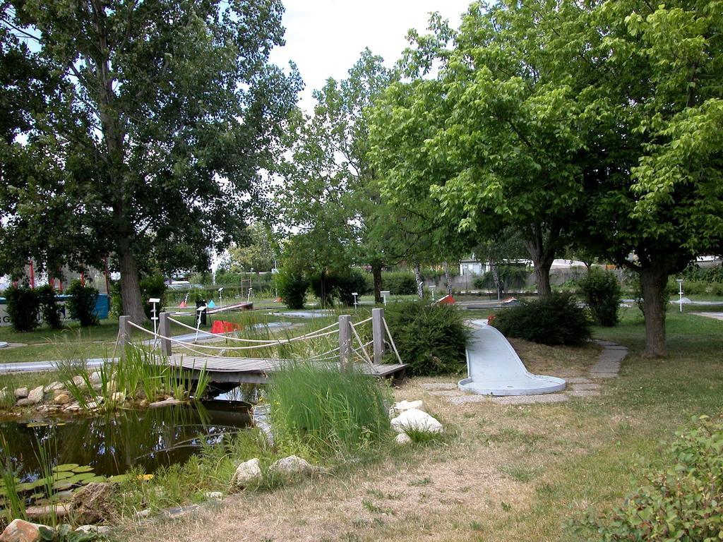 Hotel Am See 拉斯特 外观 照片